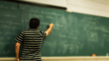 Professores de Extrema