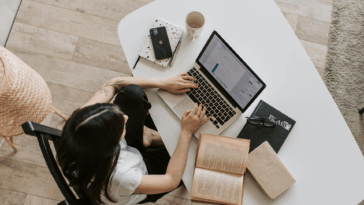 Lançamento da Nova Política EAD 2025 com foco em qualidade e presencialidade.