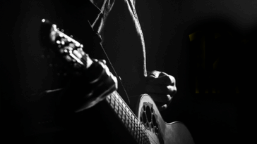 Equipe da Secretaria de Cultura anunciando mudanças no FESCANPE no Cine Teatro, Extrema, 2025