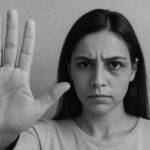 Equipe da Procuradoria da Mulher em ação na Casa do Cidadão, Extrema, 2025.