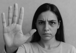 Equipe da Procuradoria da Mulher em ação na Casa do Cidadão, Extrema, 2025.